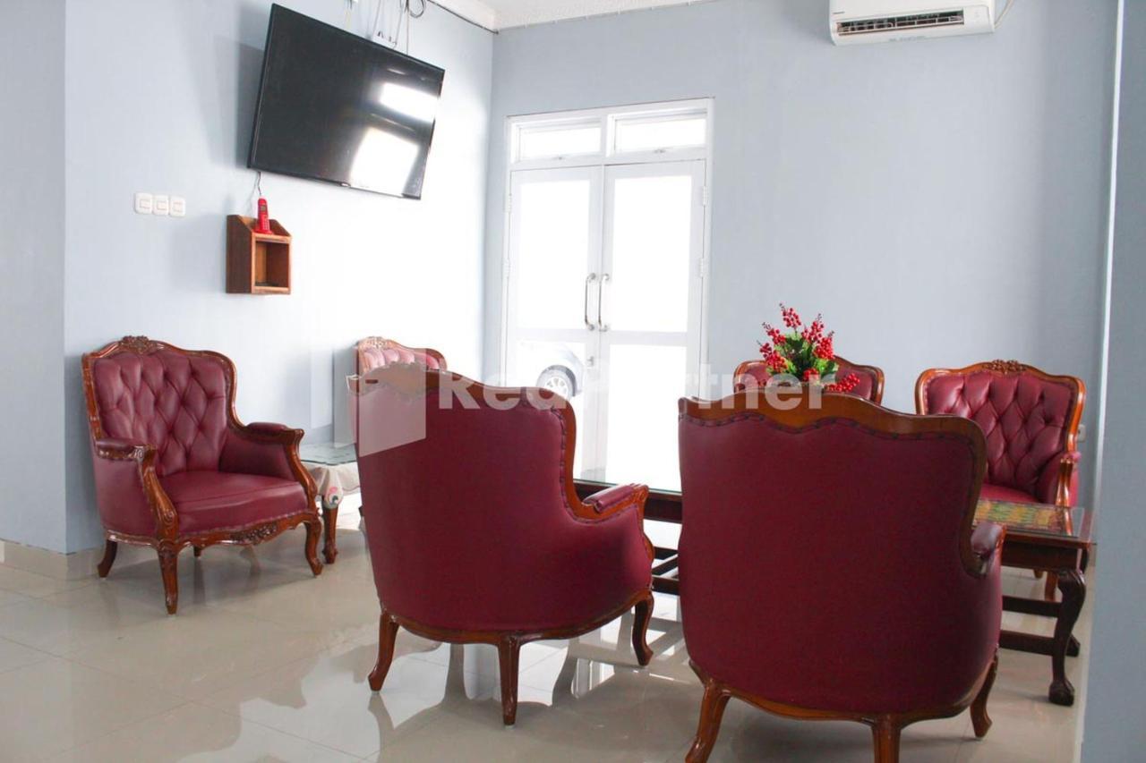 Brahma Hotel RedPartner Jakarta Bagian luar foto