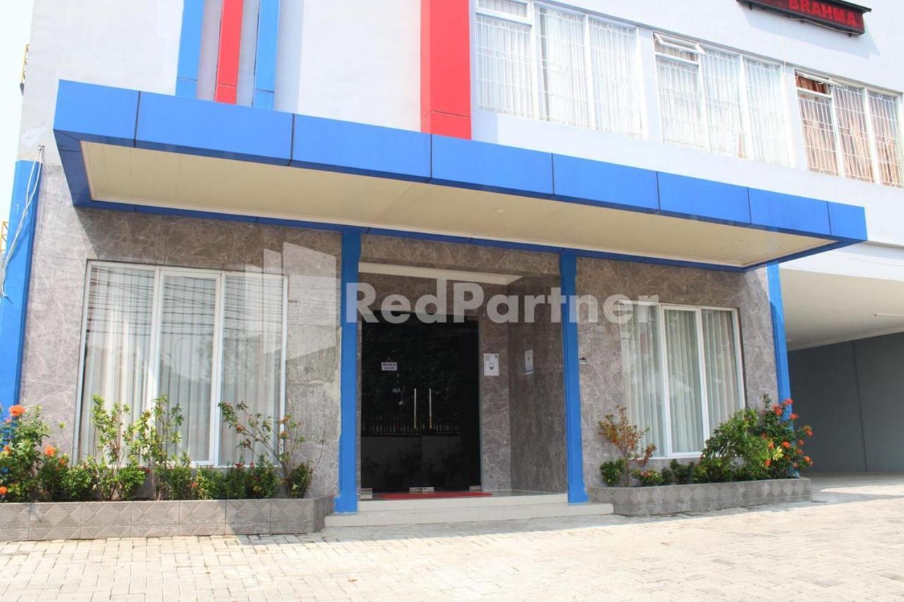 Brahma Hotel RedPartner Jakarta Bagian luar foto