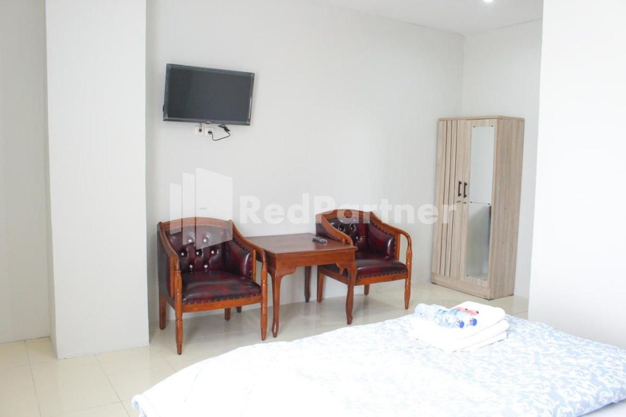 Brahma Hotel RedPartner Jakarta Bagian luar foto