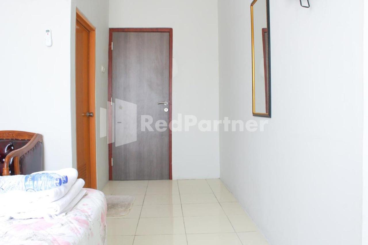 Brahma Hotel RedPartner Jakarta Bagian luar foto