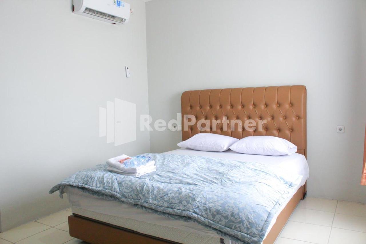 Brahma Hotel RedPartner Jakarta Bagian luar foto
